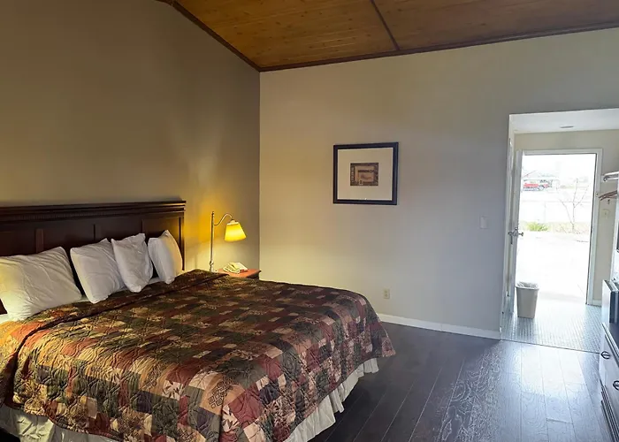 Town & Country Motel