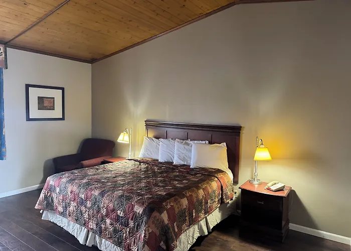 Town & Country Motel Clinton